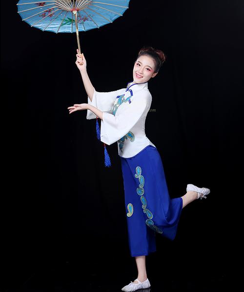 2017新款古典秧歌服扇子舞演出服民族舞蹈服成人表演服伞舞服装女